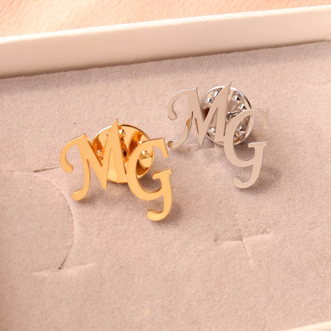 Custom Initials Brooch For Gro - огляд і ціна Men'S Grooming Daily
