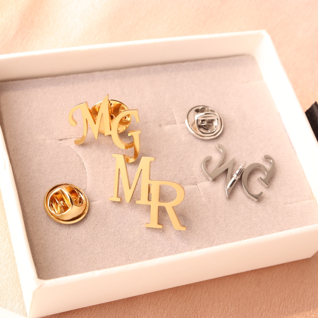 Custom Initials Brooch For Gro - огляд і ціна Men'S Grooming Daily